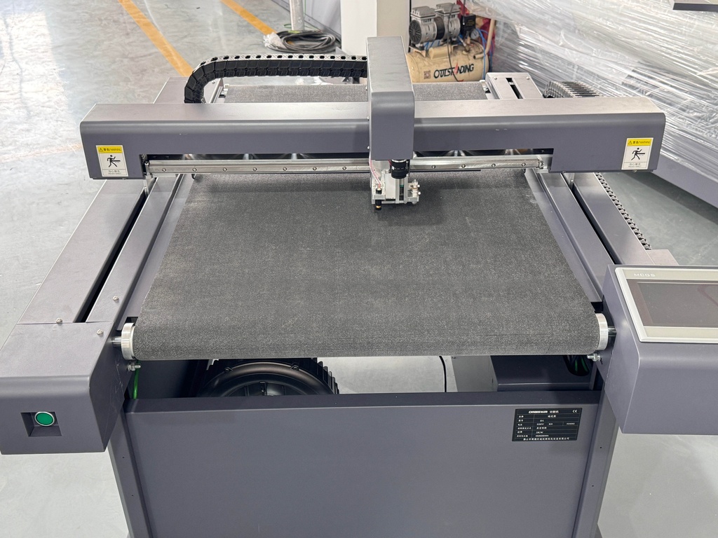 Taglierina digitale VM - D6090